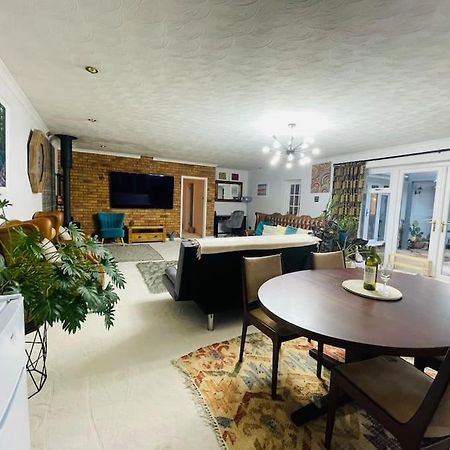 Karinya Suite Llanvaches Екстериор снимка